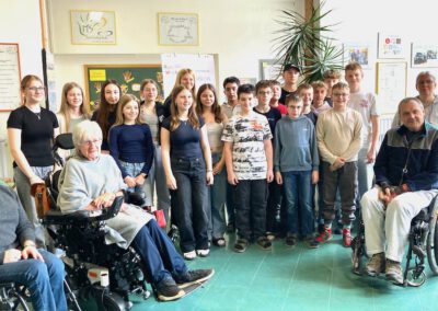 Gruppenfoto SchülerInnen der MS-Pertholz und den Mitgliedern der SHG-ANDERS beim Workshop in der MS-Bad Großpertholz