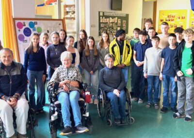 Gruppenfoto SchülerInnen der MS-Pertholz und den Mitgliedern der SHG-ANDERS beim Workshop in der MS-Bad Großpertholz